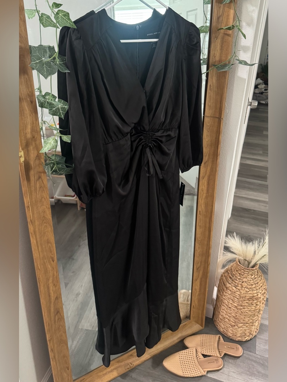 BNWT Donna Morgan Front Tie Satin Midi Dress- Black - Picture 4 of 7